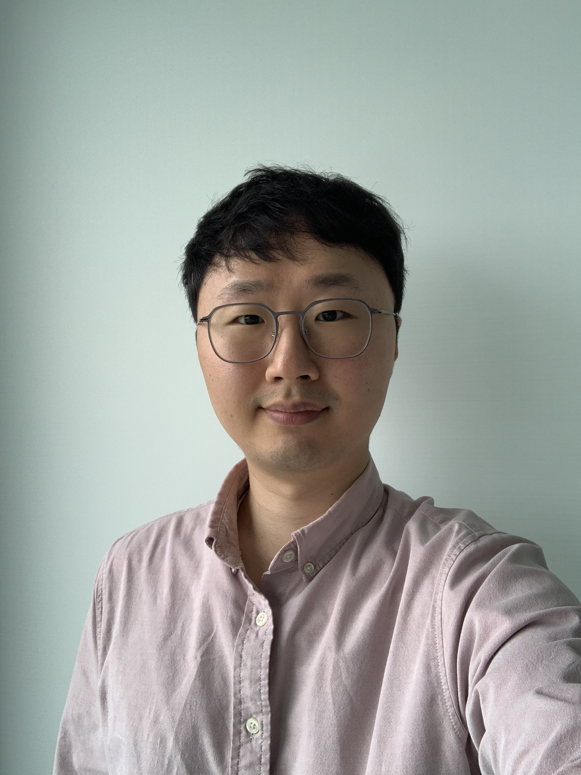 Hyeonseok Seong (成炫錫)