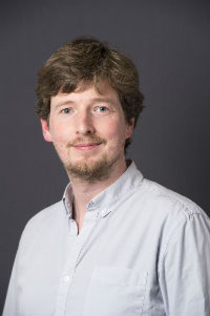 Dr Robin M. Hobbs
